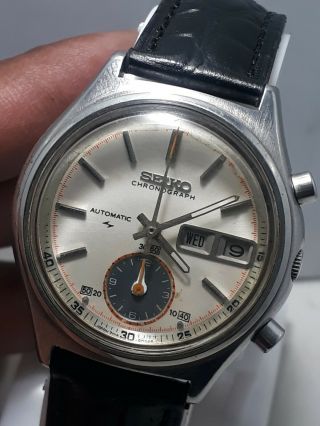 Vintage Seiko Automatic Flyback Chronograph 7016 - 8001 Men ' s Wristwatch 5
