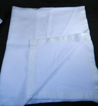 Carters Vintage White Baby Blanket 100 Acrylic 38 " X 44 "