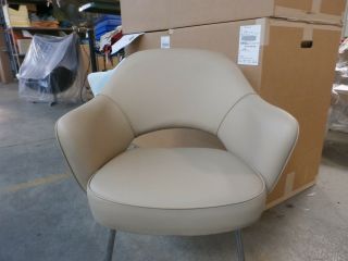 Very Early Knoll Saarinen Executive Arm Chairs In Beige Leather Designed C1957