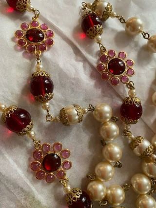 VINTAGE COUTURE CHANEL RED PINK GRIPOIX GLASS FLOWER PEARL NECKLACE 4