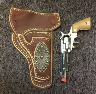 Vintage Nichols Cow - Tyke Toy Cap Gun W/ Hubley Leather Holster