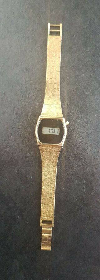Ladies Vintage Gold Plated Quartz Rotary Digital Watch 889