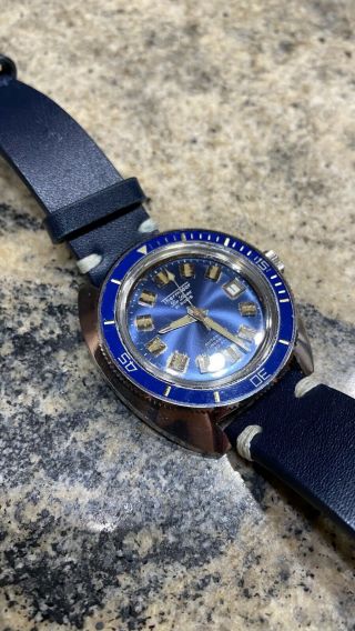 Thermidor De Luxe Vintage Dive Watch with Bakelite Bezel and Tritium Markers 4