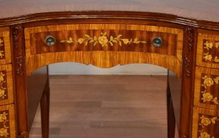1910s Antique French Louis XV Walnut Satinwood inlaid Kidney shape Vanity / desk 5