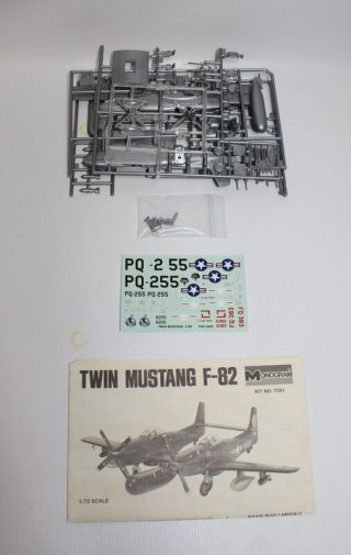 Vintage 1/72 Monogram 7501 F - 82 Twin Mustang,  open but complete 3