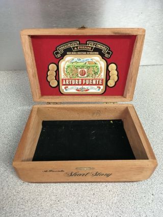 Vintage Hinged Wooden 25 Cigars Box - UNUSUAL - not square A Fuente Short Story 3
