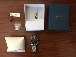Seiko Automatic Dive Watch With Stainless Steel Bracelet Skx007k2