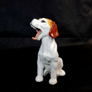 Vintage Royal Doulton Yawning Foxhound Terrier Dog Figurine H.  N.  1099 4 "