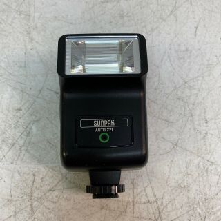 Vintage Sunpak Auto 221 D Electronic Flash Unit Camera Accessory Part