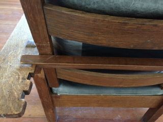 Antique and signed L & JG Stickley Reclining Morris Chair. 4