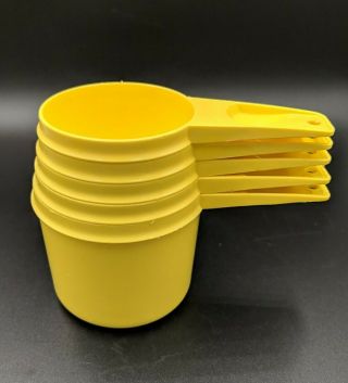 Vintage Tupperware Yellow Set Of 5 Measuring Cups 1 Cup 3/4,  2/3,  1/2 And 1/3