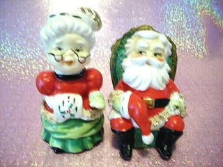 Rare Vtg Christmas Santa & Mrs.  Claus S & P Shakers Set