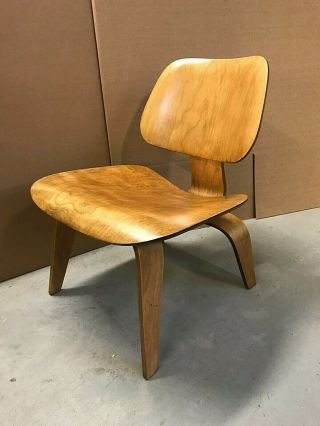 Charles Eames/herman Miller Lcw Chair - Early 5.  2.  5 - W/label - Large Back Rubber