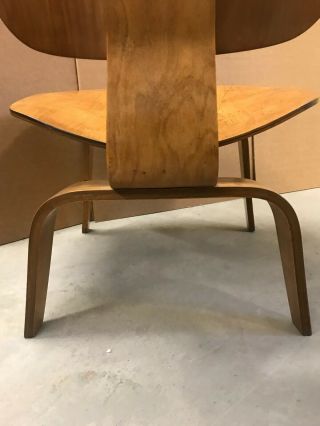 CHARLES EAMES/HERMAN MILLER LCW CHAIR - EARLY 5.  2.  5 - W/LABEL - LARGE BACK RUBBER 6
