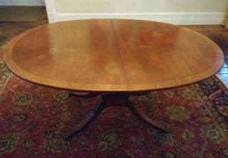 Beacon Hill Mahogany Dining Table with two extension leaves 3