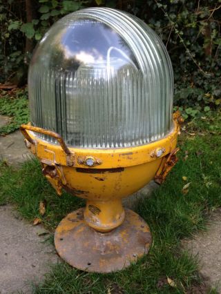 HILV Bartow Portable Beacon Runway Light huge yellow one light only 2