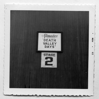 Za353f Vintage 1960s 3.  5 " Snapshot Photo Hollywood Death Valley Days Stage Sign
