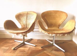 Vintage Arne Jacobsen Swan Chair By Fritz Hansen,  Adjustable - Height