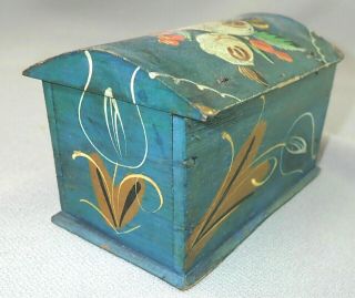 Best 19th C Pa German Folk Art Blue Painted Miniature Domed Box With Tulips Aafa