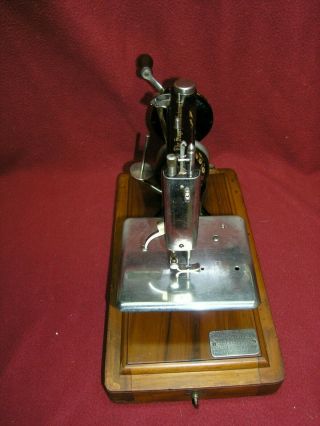 Antique 1905 Singer 24 Chain Stitch Hand Crank Sewing Machine w/ Bentwood Case 4