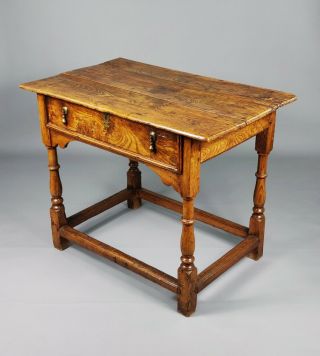 A fabulous early 18th century country side table. 4