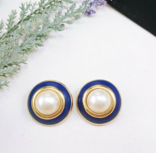 Vintage Ciner Signed Clip On Earrings Dome Faux Pearl Blue Gold Tone Enamal