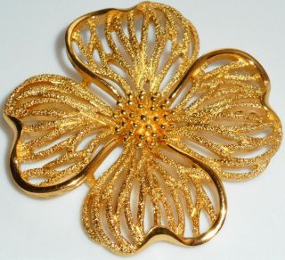 Vintage Signed Crown Trifari Gold Tone Flower Brooch Pin