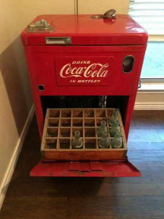 Vendo Antique 1950s 10 Cent Baby - Coke Coca - Cola Top - Loading Vending Mac