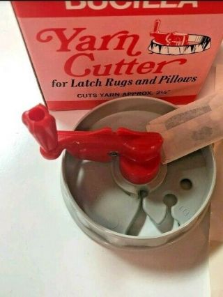 Vintage Bucilla YARN CUTTER for Latch Rugs 2.  5 