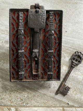16th Century Wrought Iron Lock Plate With Key