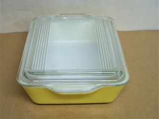 Vintage Pyrex Covered Cake Pan / Refrigerator Dish - Yellow Color - 0603