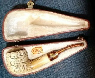 Vintage Carved Meerschaum Pipe - With Case