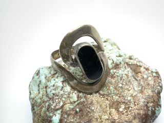 Vintage Modernist Taxco Mexico Sterling Silver Black Onyx Inlay Ring (sz.  7.  75)