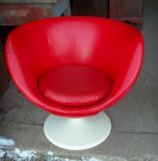 MID CENTURY JOE COLOMBO RED VINYL EGG SHELL SPACE AGE SWIVEL TUB CHAIRS 4