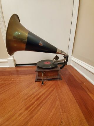 ANTIQUE VICTOR TALKING MACHINE CO ' HIS MASTERS VOICE ' STYLE VIC 1 6