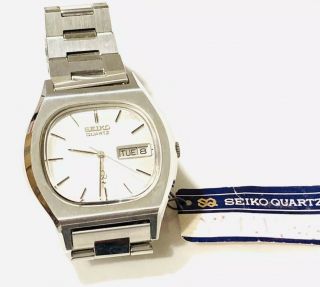 Vintage Seiko Men’s Quartz Silver Tone Wrist Watch Fromthe 1980s (054m)