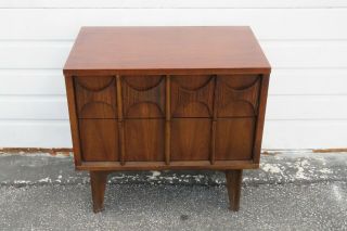 Mid Century Broyhill Style Nightstand Side End Bedside Table 1750