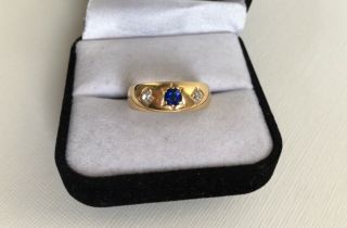 Antique Victorian 18ct Gold Sapphire & Diamond Gypsy Ring,  Weight 6.  2g