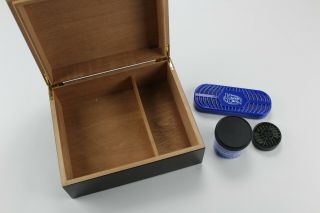 Humidor Wooden Cigar Box w/ Humidifier Humi - Care 10.  5 