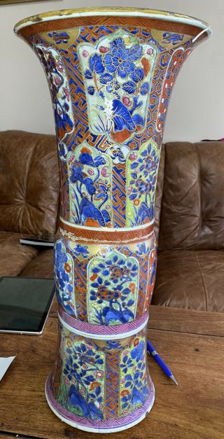 A very large 17th century KangXi period Chinese blue and white enameled vase 2