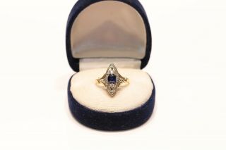 ANTIQUE VICTORIAN 18K GOLD NATURAL DIAMOND AND SAPPHIRE DECORATED RING 2