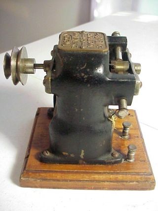 Antique DIRECT CURRENT ELECTRIC MOTOR Signed KENT DYNAMO OR MOTOR No.  8 5