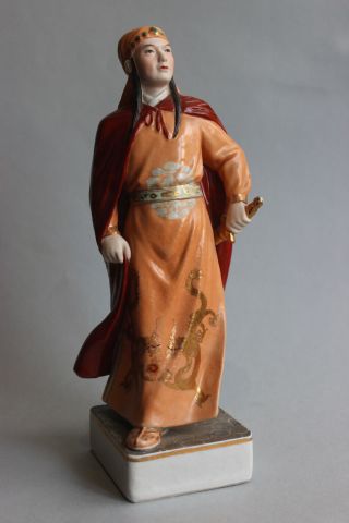 Old Jingdezhen Chinese Porcelain Figurine Of Girl Warrior Ussr Period