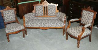 Late Victorian/eastlake Style Parlor Set - Settee And Two Chairs