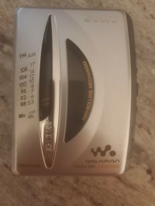 Vintage Sony Walkman Wm - Fx195 Radio Cassette Tape Player Am Fm Radio B