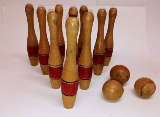 Vintage Wooden Bowling Game Ten 7 " Pins 3 Balls