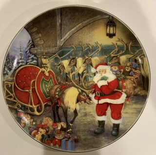 Vintage Decorative Christmas Plate,  Santa Claus With Raindeers