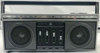 General Electric Model 7 - 2450a Ge Boombox Portable Am/fm Radio Vintage