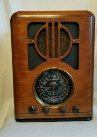 Antique Wood Zenith Vintage Tube Radio With Black Dial