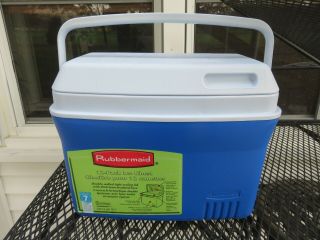 Vintage Rubbermaid 12 Pack Ice Chest Cooler Model.  No 1827 Look